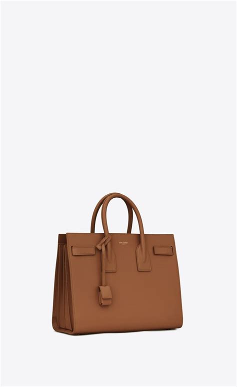 SAC DE JOUR IN SMOOTH LEATHER .